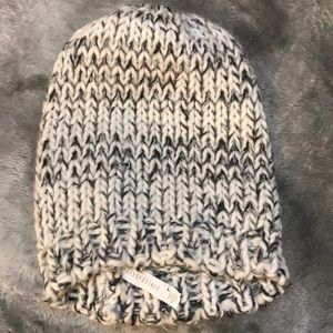 Aeropostale • White/Grey Beanie
